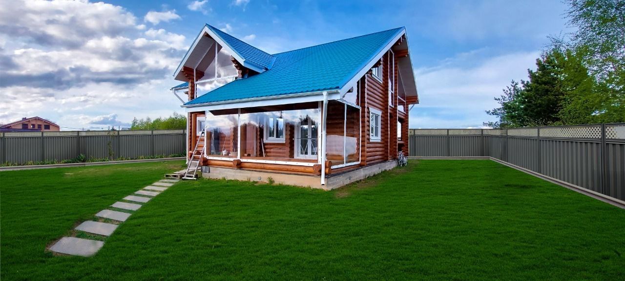 Мягкие окна на веранде загородного дома в городе Мантурово